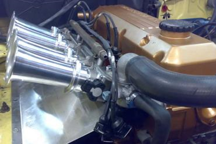 Secret goldpower intakemanifold with MoTeC fuelinjection.
